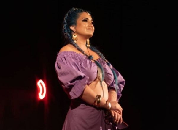 Κατερίνα Πεφτίτση: Ποζάρει γυμνή και στέλνει το δικό της μήνυμα γυναικείας ενδυνάμωσης