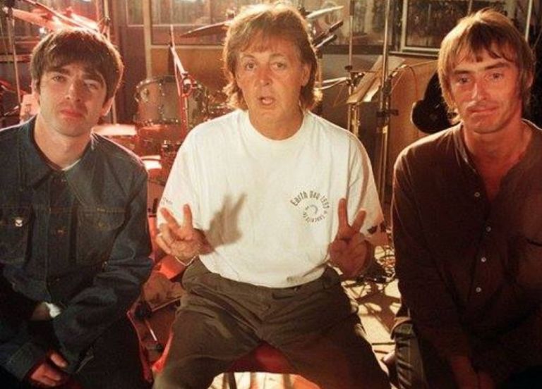 Πολ ΜακΚάρτνεϊ, Λίαμ Γκάλαχερ και The 1975 στο πλευρό των αστέγων του Λονδίνου