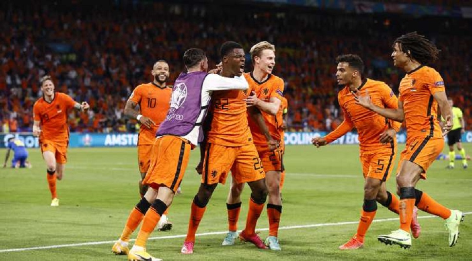 Νίκη - θρίλερ για την Ολλανδία (3-2) - Δείτε τα γκολ