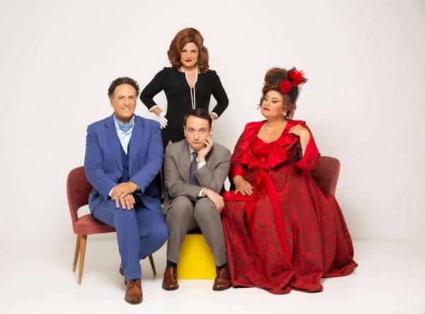 «Ο Κλέαρχος, η Μαρίνα και ο κοντός» στο Κηποθέατρο Παπάγου