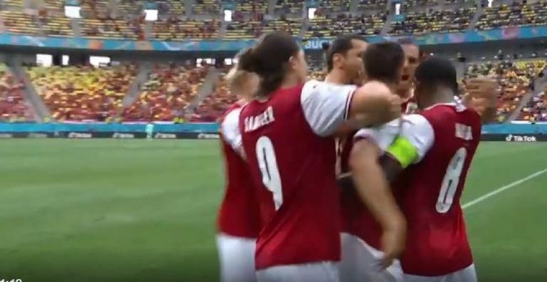Ουκρανία-Αυστρία: 0-1 με προβολή του Μπαουμγκάρτνερ (vid)