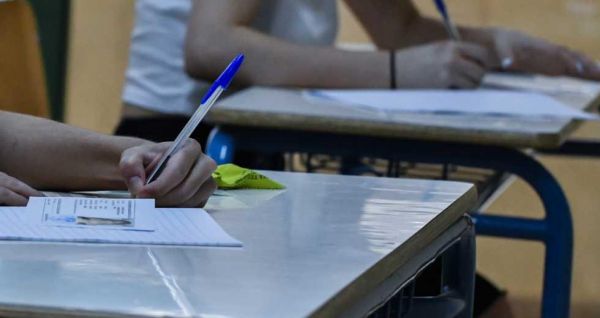 Πανελλαδικές 2021: Ολοκληρώνονται σήμερα τα μαθήματα προσανατολισμού – Την Τετάρτη συνεχίζουν οι υποψήφιοι των ΕΠΑΛ