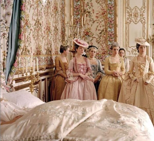 Θέλετε να ζήσετε στο παλάτι των Βερσαλλιών σαν την Μαρία Αντουανέτα; Τώρα μπορείτε!