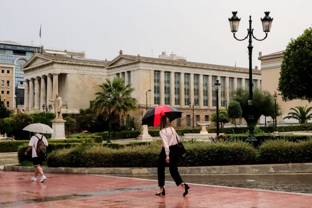 Καιρός: Βροχές και καταιγίδες και την Τετάρτη – Δείτε πού θα χτυπήσουν