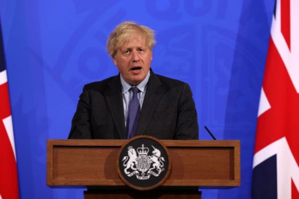 Βρετανία: Αεροπορικές και τουριστικές εταιρείες πιέζουν για χαλάρωση των ταξιδιωτικών περιορισμών