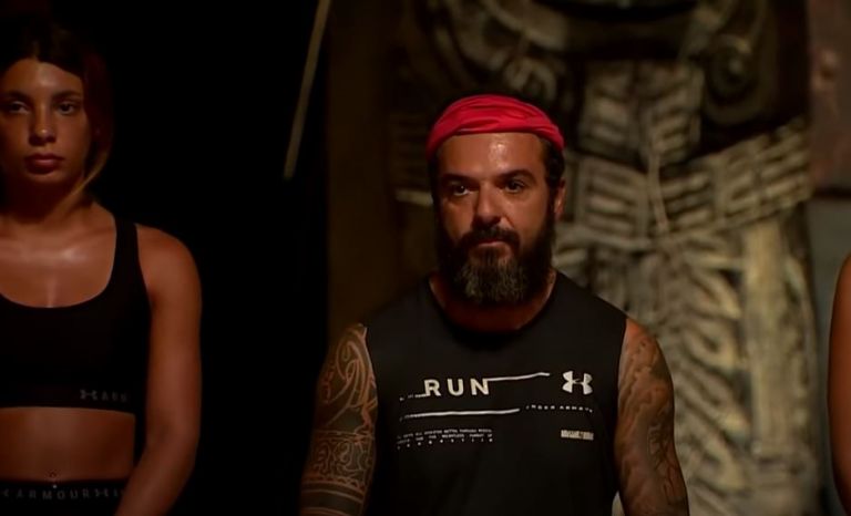 Survivor: Αποχώρησε το «φαινόμενο» Τριαντάφυλλος – Πάρτι στο Twitter