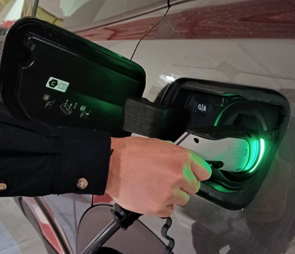 «Πράσινος» στόλος οχημάτων με το μεγαλύτερο δίκτυο ηλεκτρικής φόρτισης