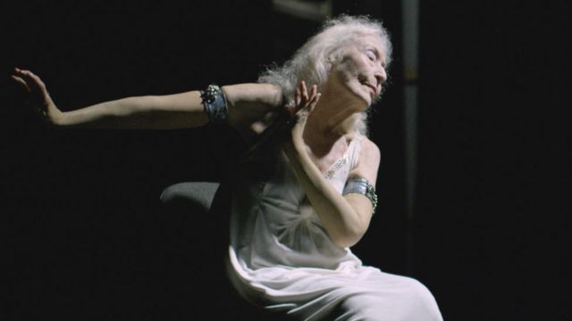 Αϊλίν Κρέιμερ: Η χορεύτρια ηλικίας 106 ετών που αψηφά τα γηρατειά