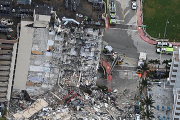 Μαϊάμι: Τραγικός ο απολογισμός της κατάρρευσης πολυκατοικίας – 4 νεκροί και 159 αγνοούμενοι