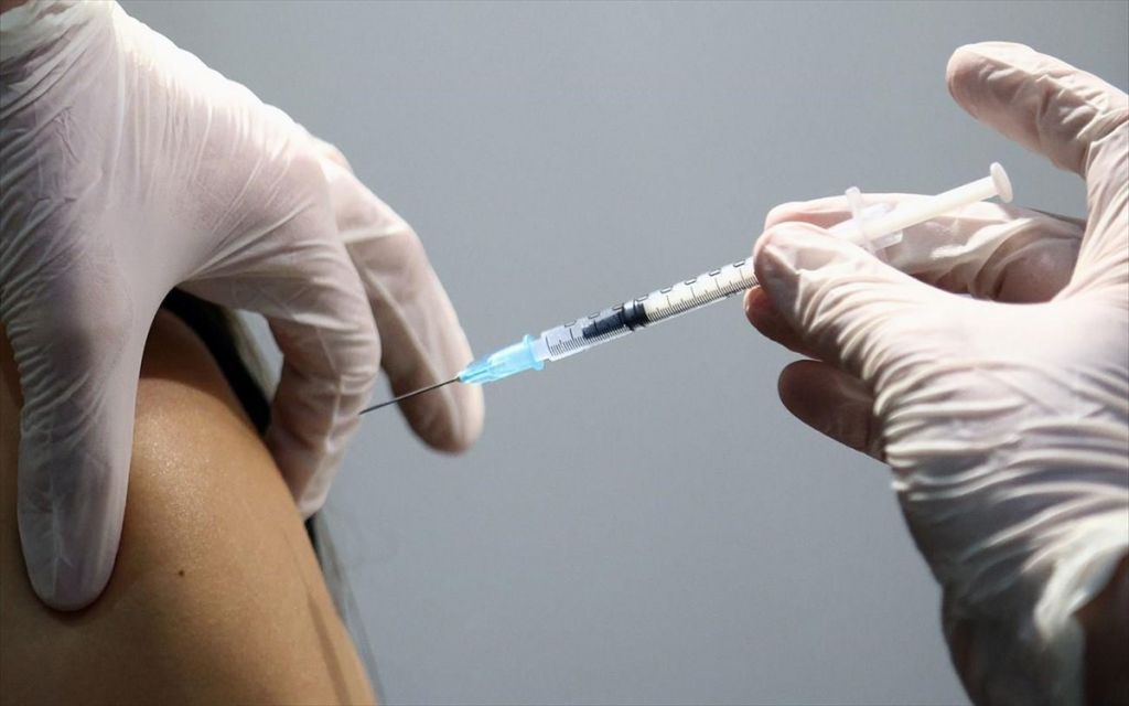 Κοροναϊός: «Φρένο» στα SMS που ακυρώνουν το εμβόλιο για όσους νόσησαν – Τι πρέπει να κάνουν