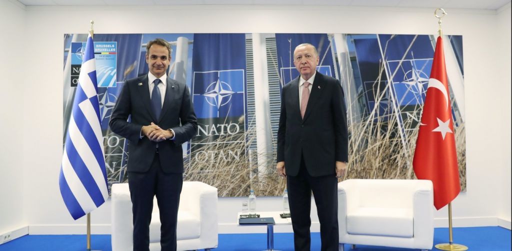 Erdogan, Mitsotakis ‘break the ice’, prepare way for wider, more intensive bilateral talks