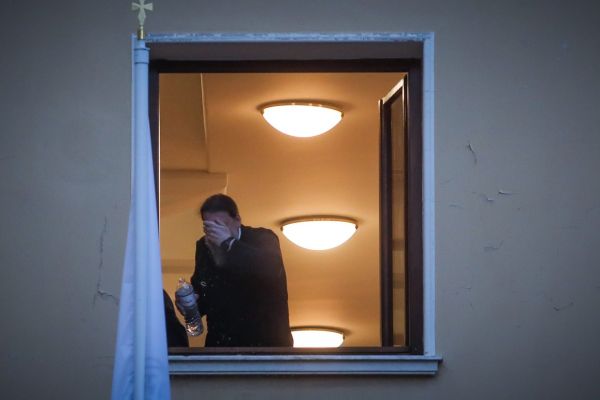 Μονή Πετράκη: Συγκλονίζει ο Mητροπολίτης Γλυφάδας – «Νομίζαμε ότι ήταν λάδι, μετά νιώσαμε το κάψιμο»