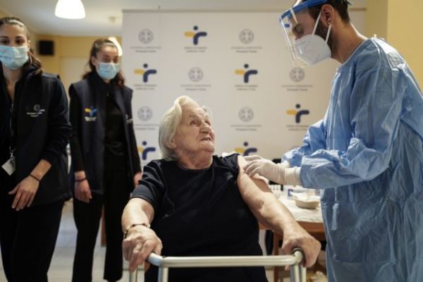 Ξεκινούν ξανά τα επισκεπτήρια σε Μονάδες Φιλοξενίας Ηλικιωμένων & Δομές Ευάλωτων Ομάδων – Οι κανόνες