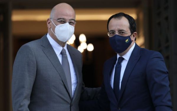 Επικοινωνία Δένδια – Χριστοδουλίδη για Κυπριακό και ευρωτουρκικές σχέσεις