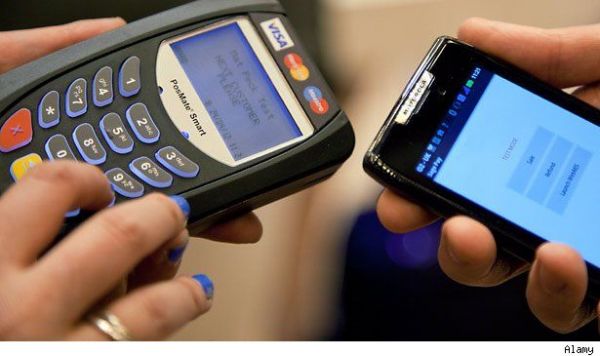 Ανέπαφες συναλλαγές: Παγιώνεται το όριο των 50 ευρώ και μετά την 1η Ιουλίου