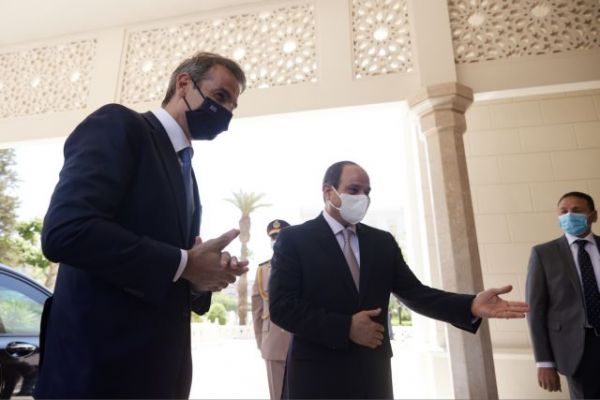 ΥΠΕΝ: Προχωρούν τα σχέδια για ηλεκτρική διασύνδεση Ελλάδας – Αιγύπτου