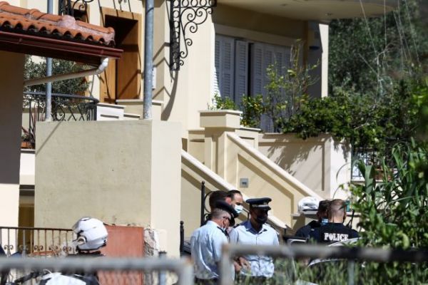 Γλυκά Νερά: Στενεύει ο κλοιός για τους δράστες του εγκλήματος – Τι εξετάζουν οι Αρχές