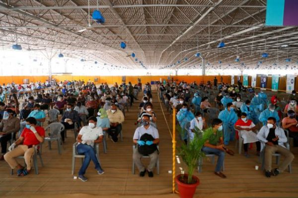 Ινδία: Πάνω από 3.900 θάνατοι από κοροναϊό μέσα σε ένα 24ωρο