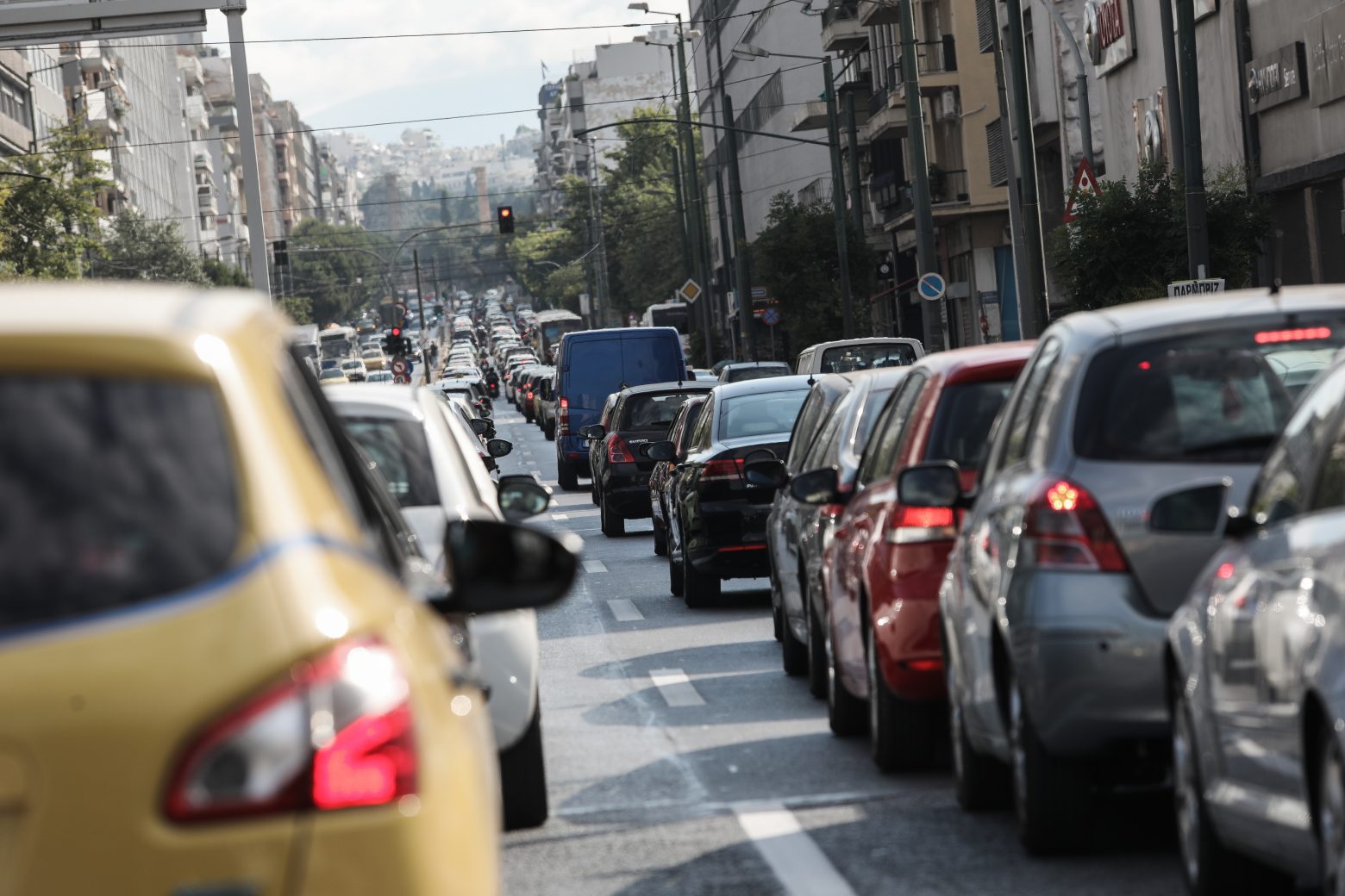 Κίνηση στους δρόμους: Ποια σημεία βρίσκονται «στο κόκκινο» - Τι συμβαίνει στο κέντρο της Αθήνας