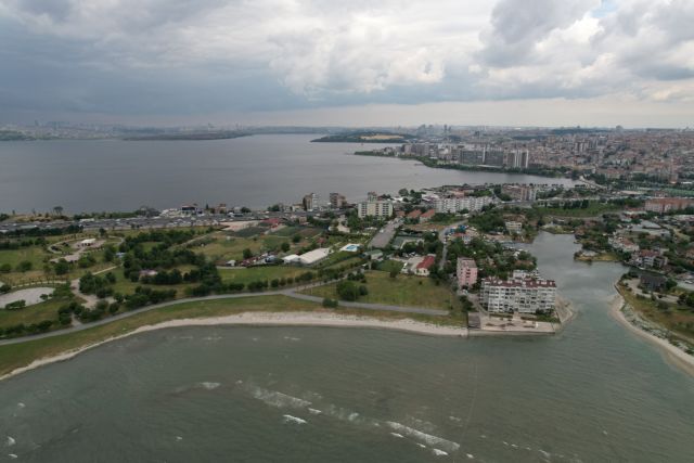 Τουρκία: Ο υπουργός Περιβάλλοντος δεσμεύτηκε να καθαρίσει την Θάλασσα του Μαρμαρά από την γλίτσα