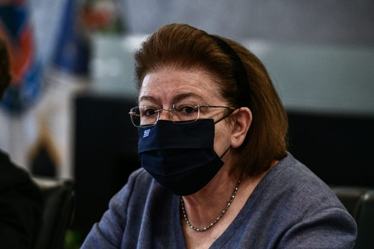 Πικάσο: «Κακώς συνέβη» απαντά η Λίνα Μενδώνη για την αδιανόητη πτώση του Πικάσο