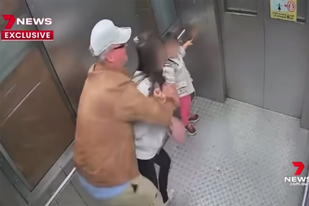 Αυστραλία: Ανατριχιαστικό βίντεο με 54χρονο να κυνηγάει 13χρονη μέσα σε ασανσέρ