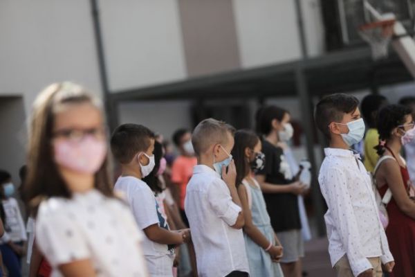 Κοροναϊός: Η μετάλλαξη Δέλτα «χτυπά» και τα παιδιά – Κάτω των 15 ετών το 1/3 των κρουσμάτων στην Κρήτη – Πότε αρχίζει ο εμβολιασμός εφήβων στην Ελλάδα