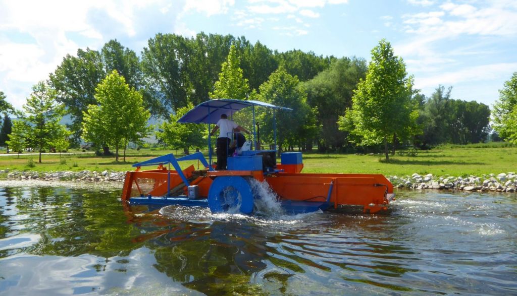 Το μηχάνημα της Λίμνης στην Καστοριά πάλι στο καθήκον