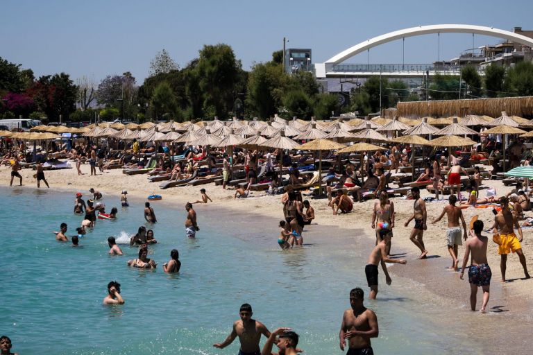 Κοροναϊός: Οι μεταλλάξεις βομβαρδίζουν το «τείχος ανοσίας» – Οι φόβοι των ειδικών και τα όπλα των πολιτών