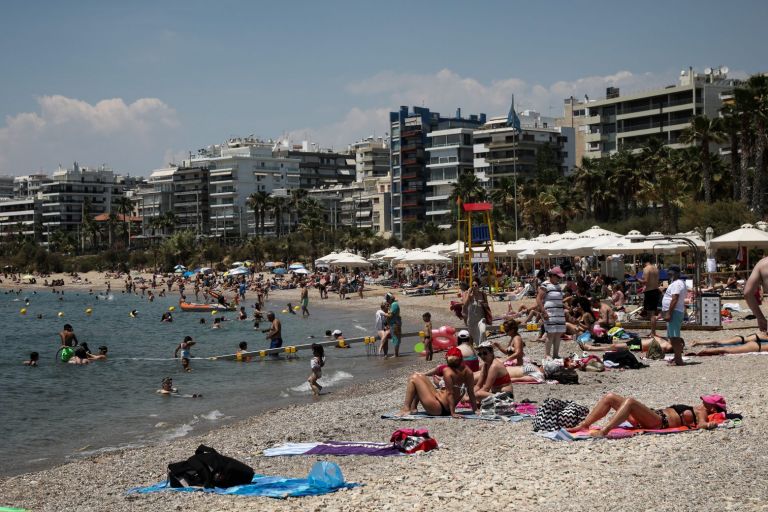 Κοροναϊός: Έρχεται νέα χαλάρωση μέτρων – Τα «σχέδια» για λιανεμπόριο και τουρισμό