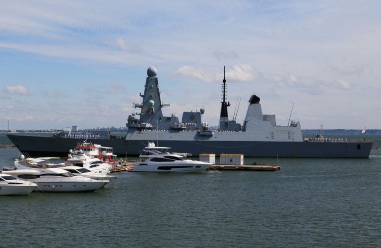 Ρωσία-Βρετανία: Εντείνεται η διένεξη στη Μαύρη Θάλασσα – Ανταλλαγή απειλητικών προειδοποιήσεων εκατέρωθεν