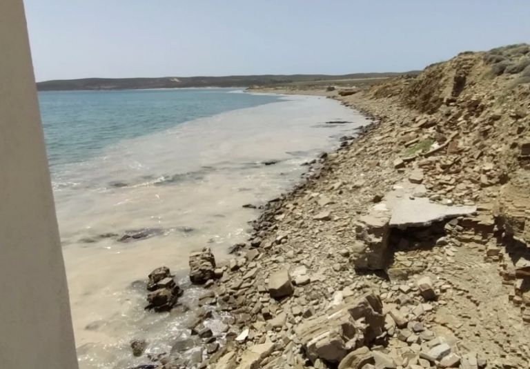 Έφτασε στα παράλια της Λήμνου η βλέννα του Μαρμαρά