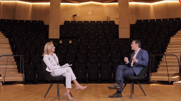 Τσίπρας σε Τρέμη: Ευτυχώς που καλέσατε εμένα για ποδαρικό