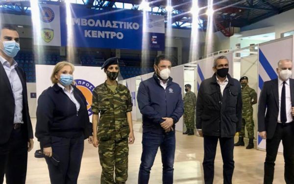 Editorial Ta Nea: Privileges