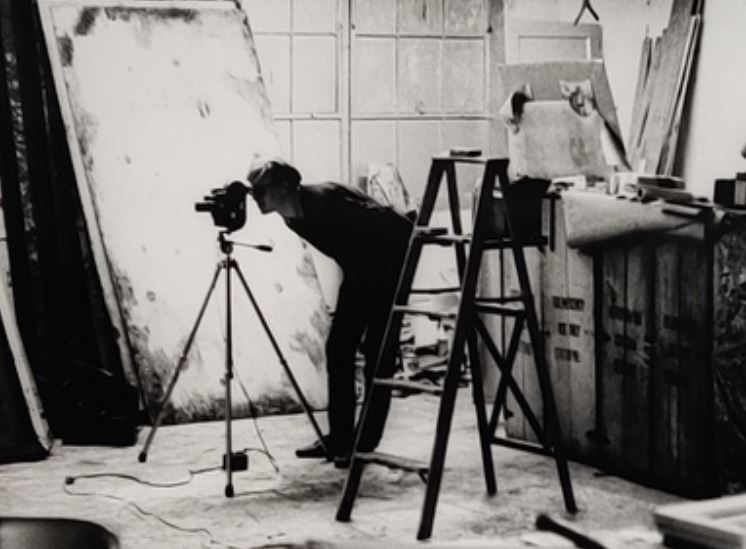 Ακυκλοφόρητες πολαρόιντ του Άντι Γουόρχολ σε νέα έκθεση