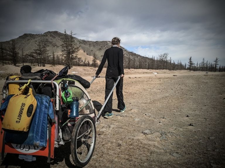 Η γυναίκα που γύρισε τον κόσμο βήμα-βήμα