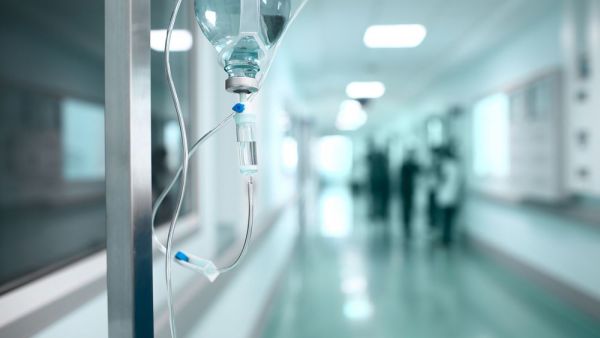 Κρήτη: Τι λέει ο διοικητής του ΠΑΓΝΗ για τον θάνατο της 44χρονης μετά τον εμβολιασμό