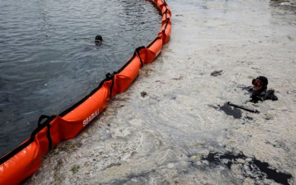 Τουρκία: Επιχείρηση καταπολέμησης της θαλάσσιας βλέννας από τη Θάλασσα του Μαρμαρά