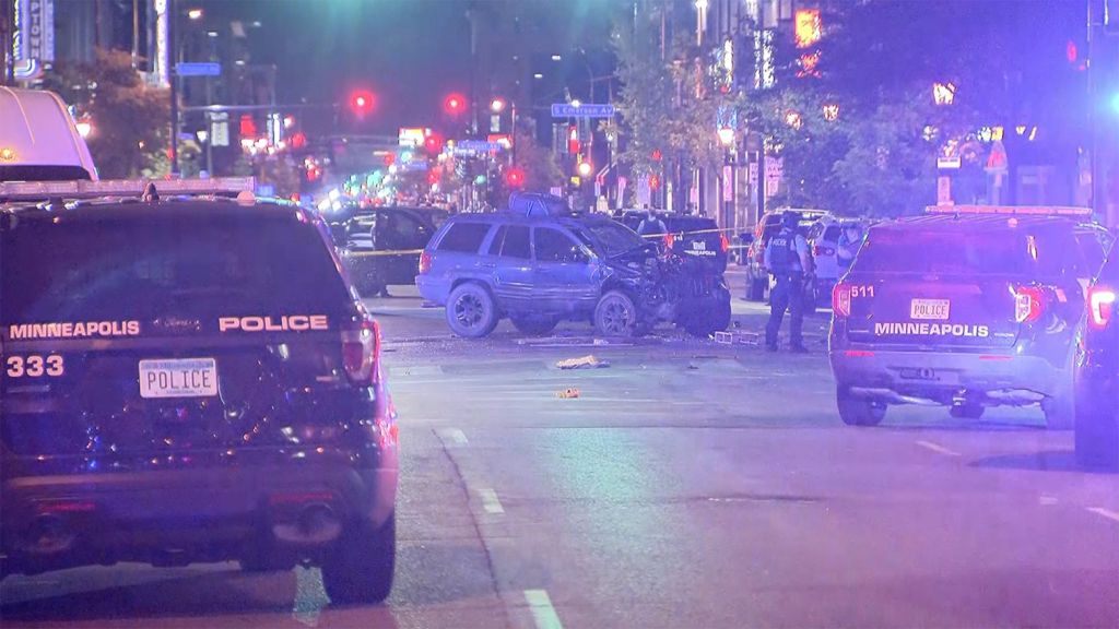 ΗΠΑ: Αυτοκίνητο έπεσε πάνω σε συγκεντρωμένο πλήθος – Μία νεκρή και τραυματίες