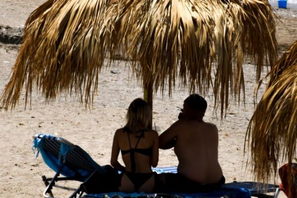 Καιρός: Υποχωρεί το κύμα καύσωνα τη Δευτέρα – Πού θα σημειωθούν «38άρια»