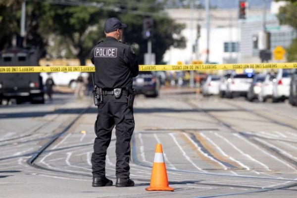 ΗΠΑ: Ένοπλος άνοιξε πυρ σε οκτώ διαφορετικές τοποθεσίες – Ένας νεκρός, 12 τραυματίες