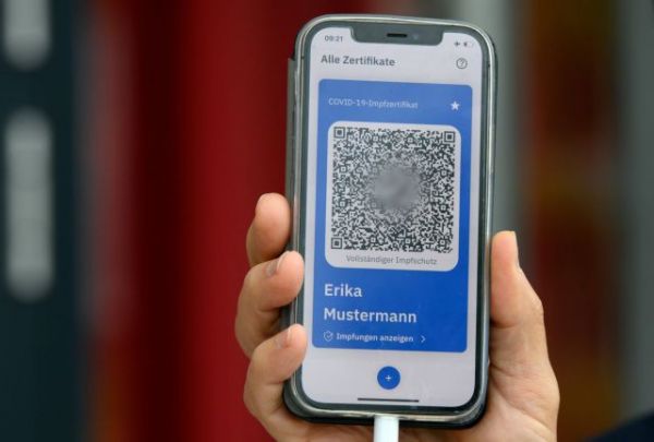 Κομισιόν: H Ελλάδα και ακόμη έξι χώρες είναι οι πρώτες που αρχίζουν να εκδίδουν το ψηφιακό πιστοποιητικό