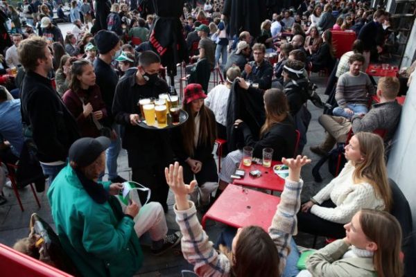 Βέλγιο: Αίρεται από σήμερα η γενική υποχρέωση χρήσης μάσκας σε όλη την περιφέρεια των Βρυξελλών