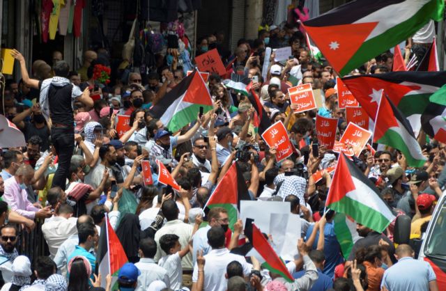 Ιορδανία: Ταραχές στα προάστια του Αμάν για την αποπομπή βουλευτή από το κοινοβούλιο