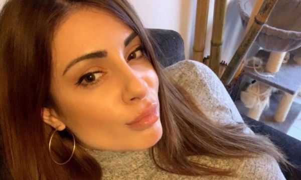 Μίνα Αρναούτη: Φοράει μπικίνι και «ρίχνει» το Instagram