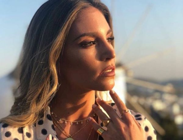 Αθηνά Οικονομάκου: Το πρώτο μπάνιο μετά τη γέννηση της κόρης της