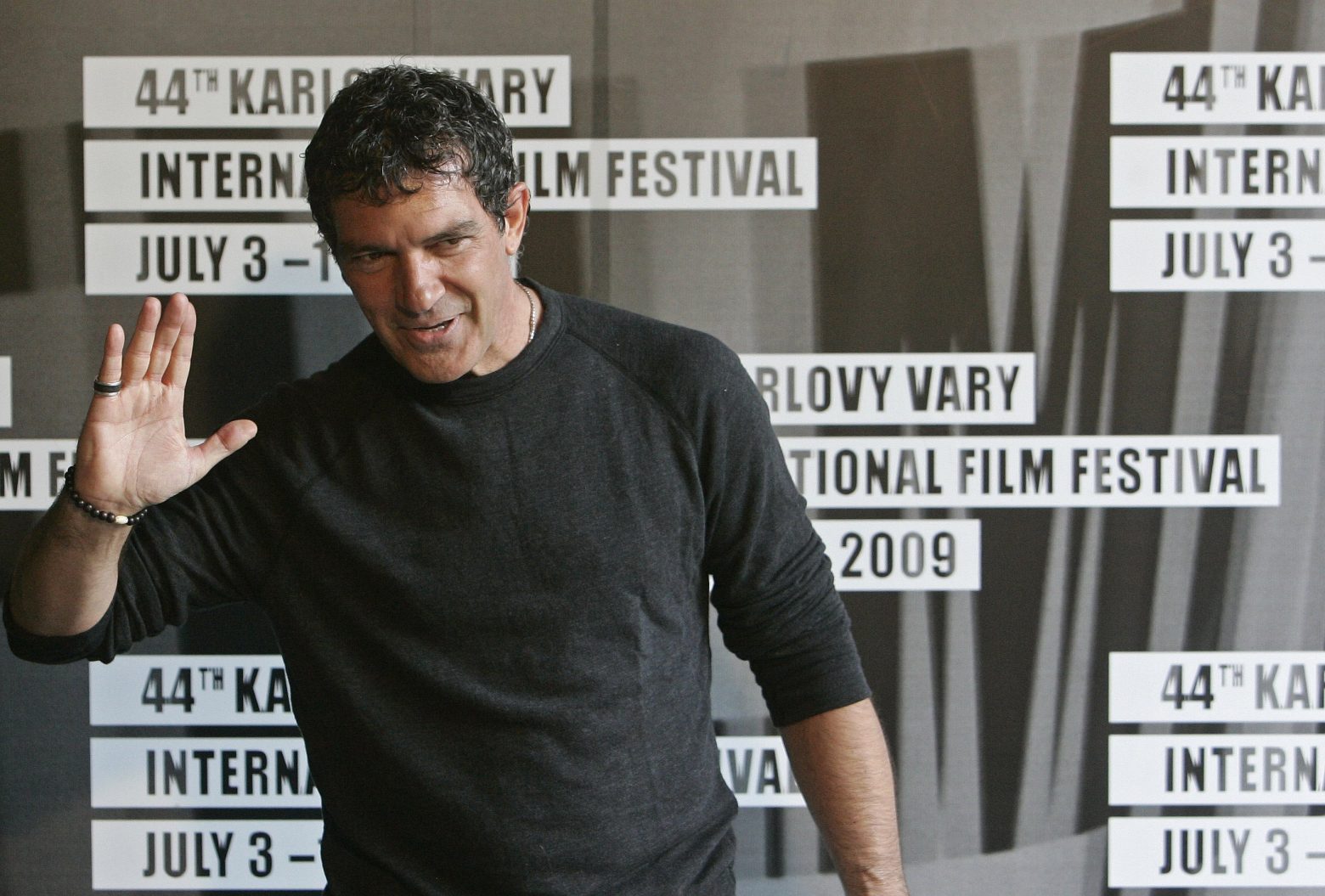 Αντόνιο Μπαντέρας: Πάτησε Θεσσαλονίκη ο ηθοποιός για τα γυρίσματα της ταινίας του