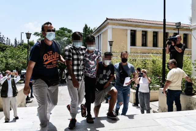 Άγιος Παντελεήμονας: Στον εισαγγελέα οι τρεις άνδρες που βίασαν 25χρονη έγκυο