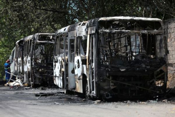 Βραζιλία: Αντίποινα για τον θάνατο εμπόρου ναρκωτικών – Πυρπολήθηκαν λεωφορεία