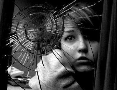 Ποιοι σκοτώνουν τις Καρολάιν αυτού του κόσμου; Και ποιοι είναι εν δυνάμει δολοφόνοι;